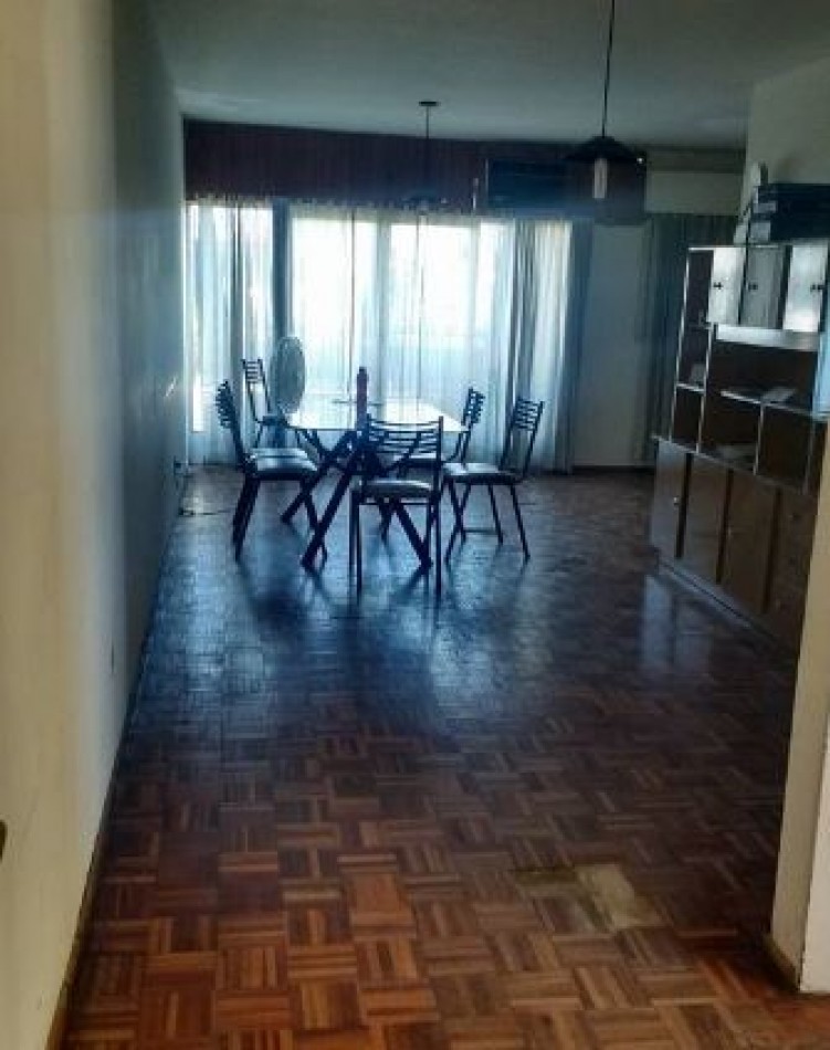 OFERTA DEPARTAMENTO + COCHERA Centrico, Amplio, 3 dormitorios, living- comedor, 2 baños. San Rafael