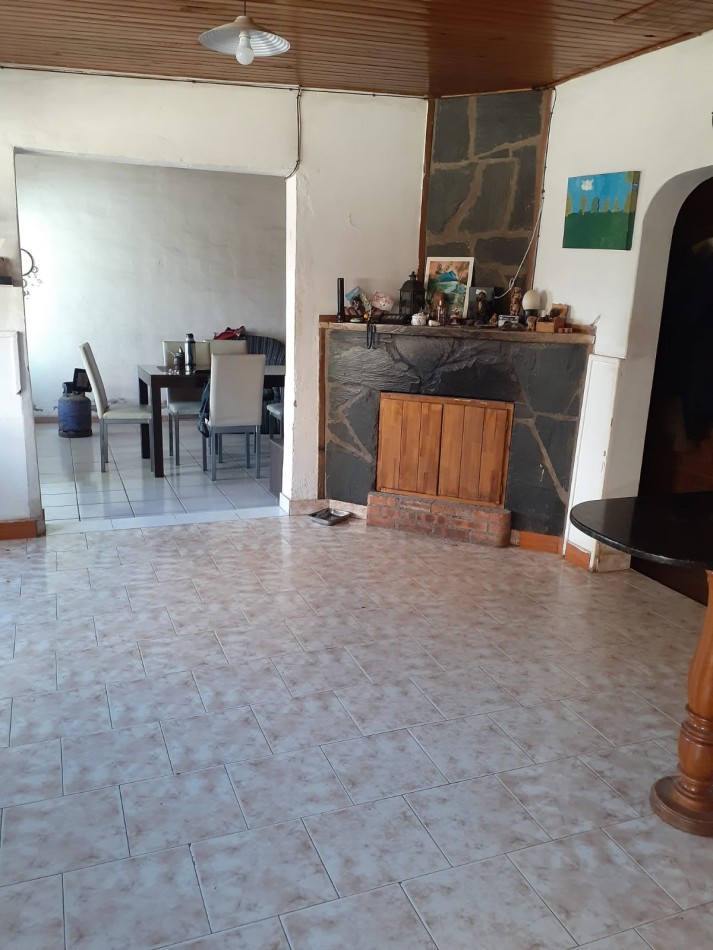 OPORTUNIDAD VENDO CASA + QUINCHO + TINGLADO 630 m² a 6 km de San Rafael.  Zona a metros de Adolfo Calle. 