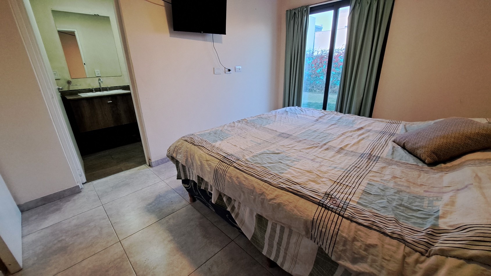 Vendo Casa de 4 dormitorios y 2 baños en Cortadera De La Noria, San Rafael permuta  