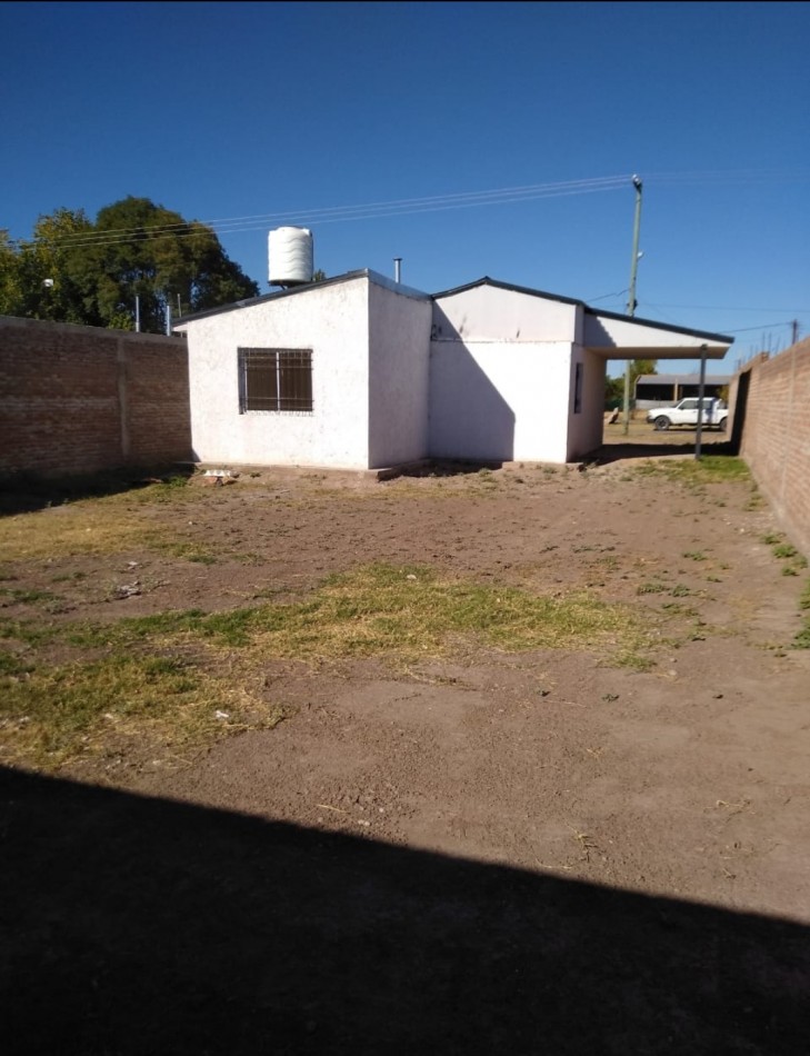 Vendo CASA de 3 dormitorios con 400 m² de terreno. San Rafael