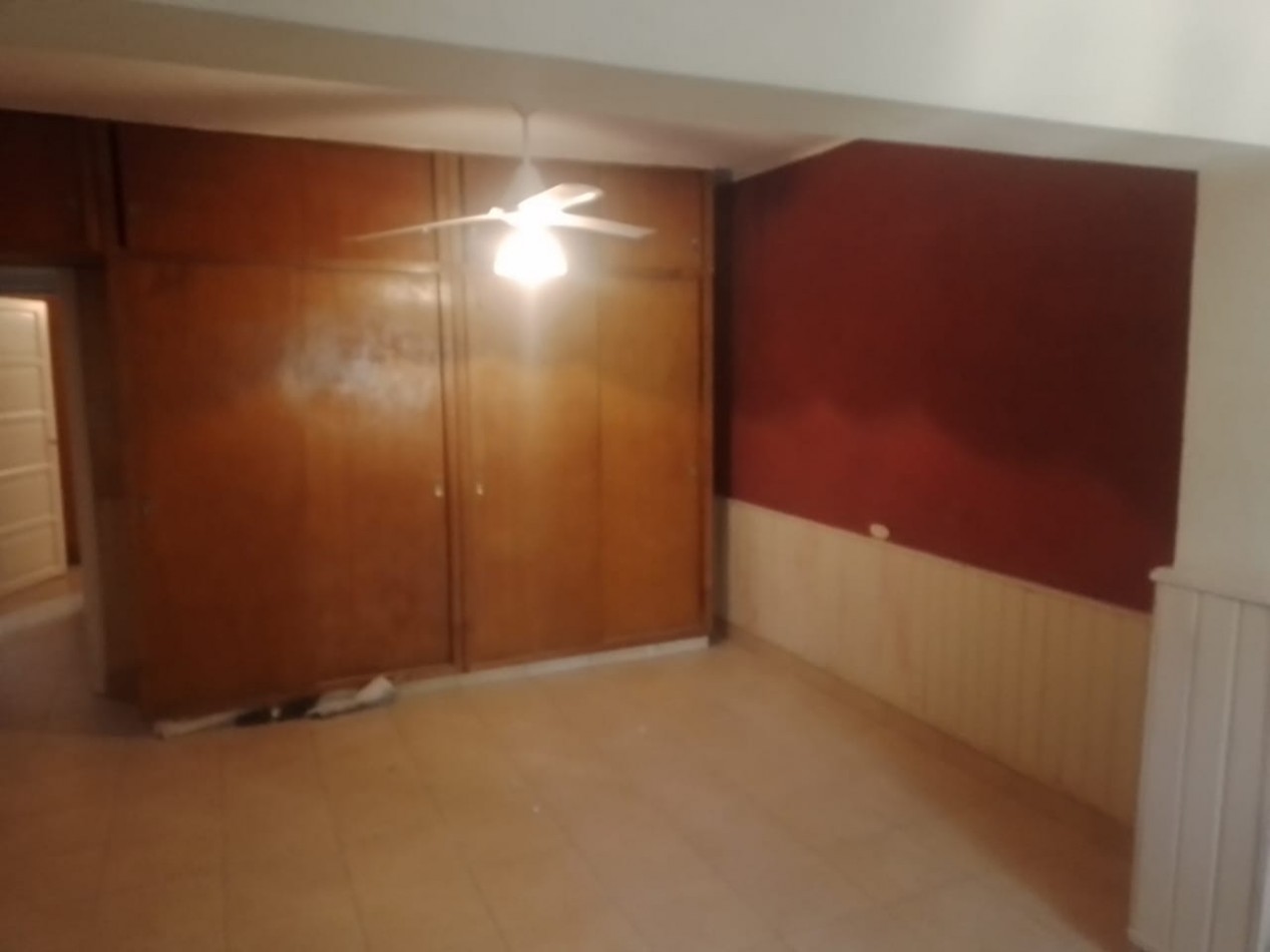  ✅️Vendo Casa Amplia  de 176 m² con  400 m² de terreno.  Zona Av Rivadavia. San Rafael valor 70.000