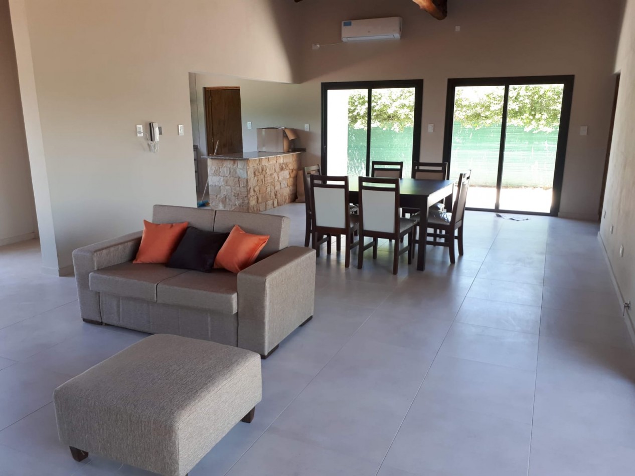 ¡Casa Amplia Nueva en Venta en Excelente Ubicacion en San Rafael, Mendoza!