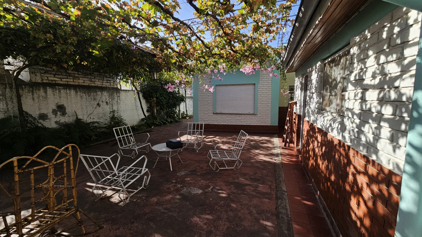 Venta de Casa Centrica en San Rafael - 3 Dormitorios, 420 m² Totales a pocos metros de escuelas, centros comerciales y el km 0