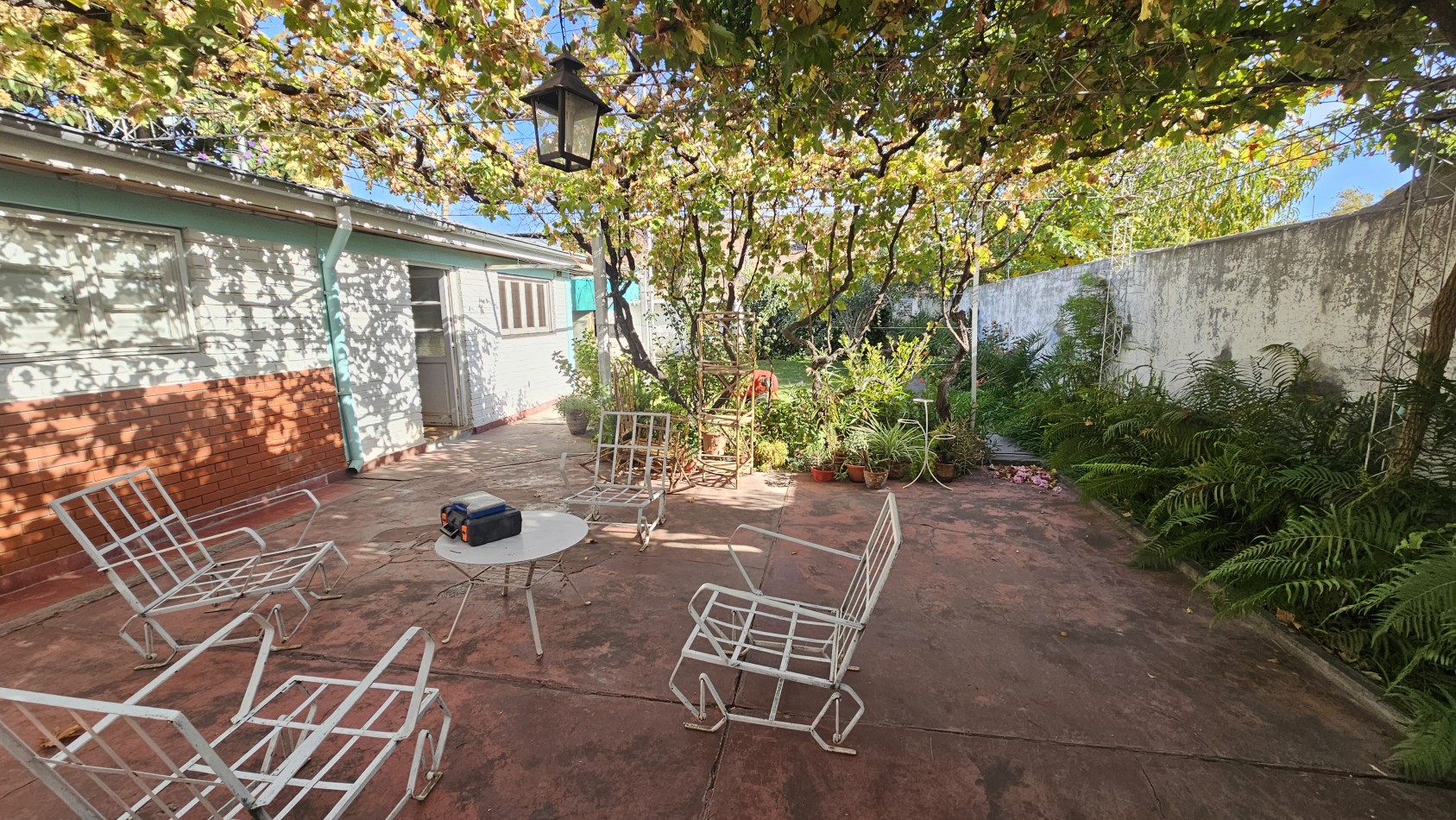 Venta de Casa Centrica en San Rafael - 3 Dormitorios, 420 m² Totales a pocos metros de escuelas, centros comerciales y el km 0