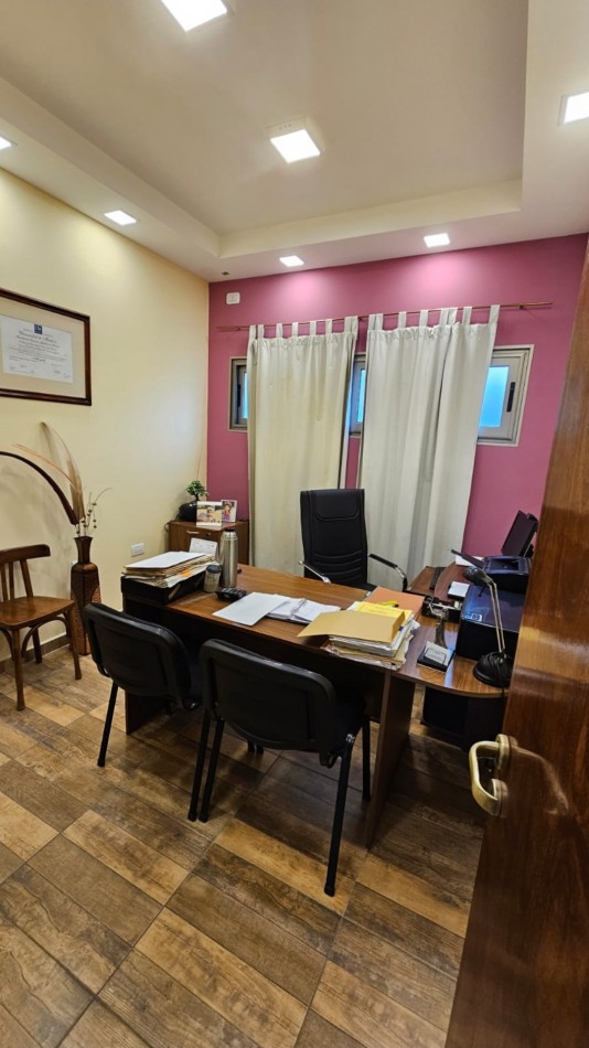 Venta Casa + Oficinas a metros de Tribunales y Hospital - San Rafael