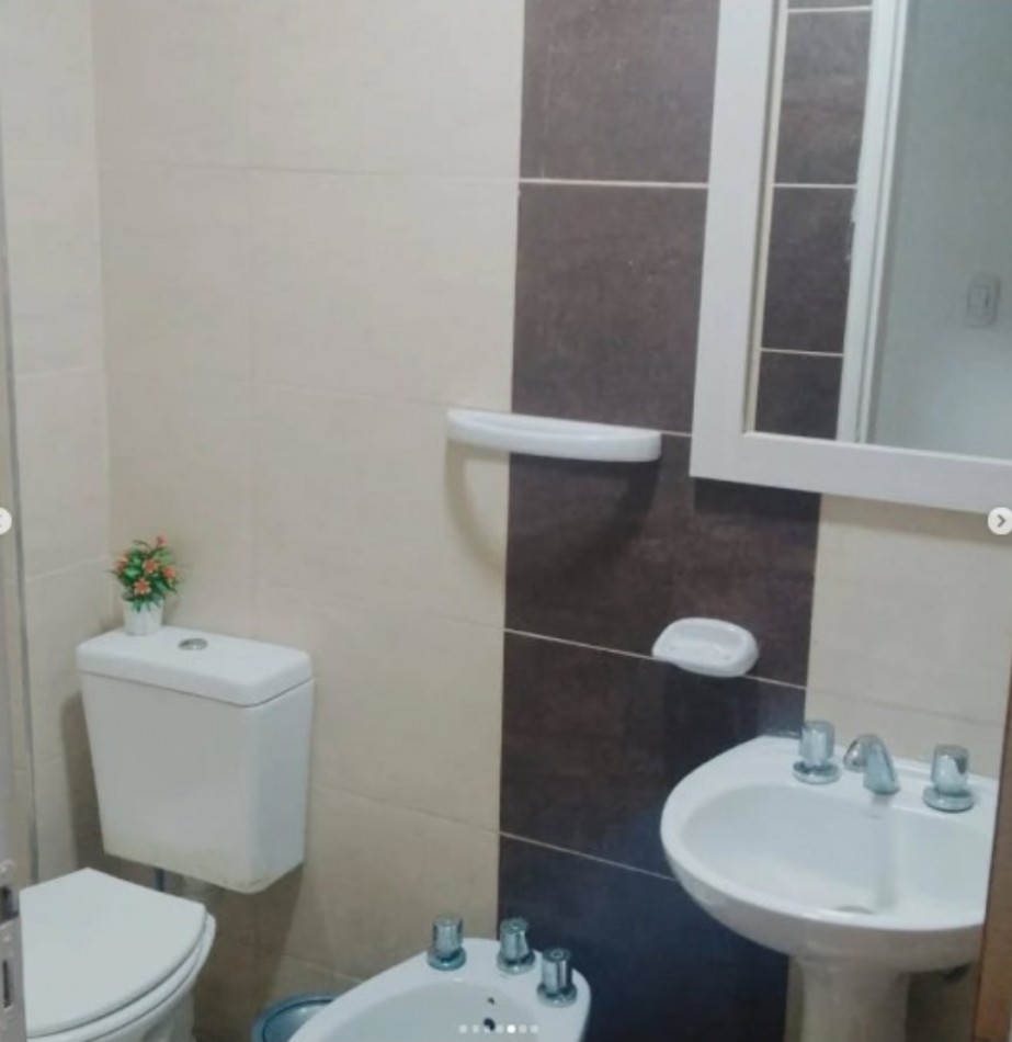 Propiedad con 6 departamentos - Zona Los Sauces y Balloffet, San Rafael  Excelente oportunidad de inversion en una zona estrategica de San Rafael, Mendoza.