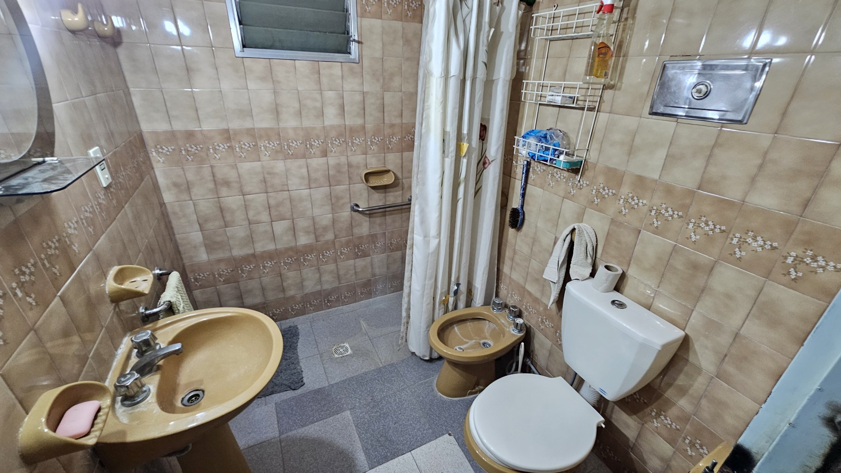 Casa en Zona Castelli - 3 Dormitorios, Amplios Ambientes y GAS. San Rafael