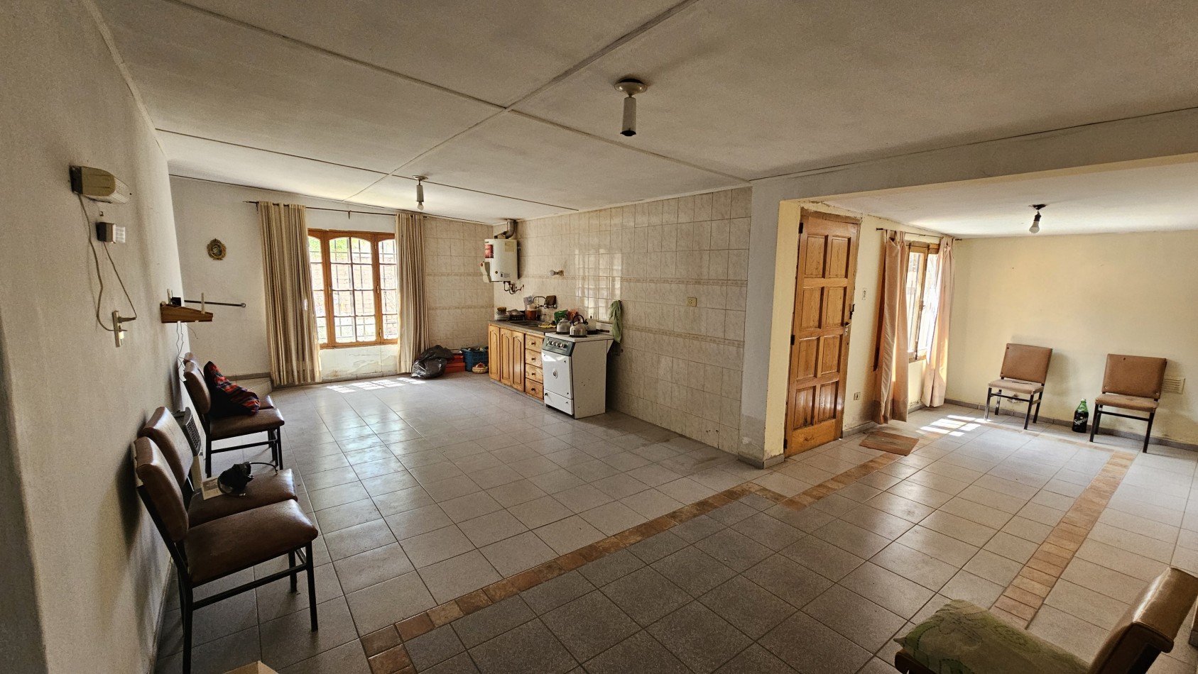 Casa en Zona Castelli - 3 Dormitorios, Amplios Ambientes y GAS. San Rafael