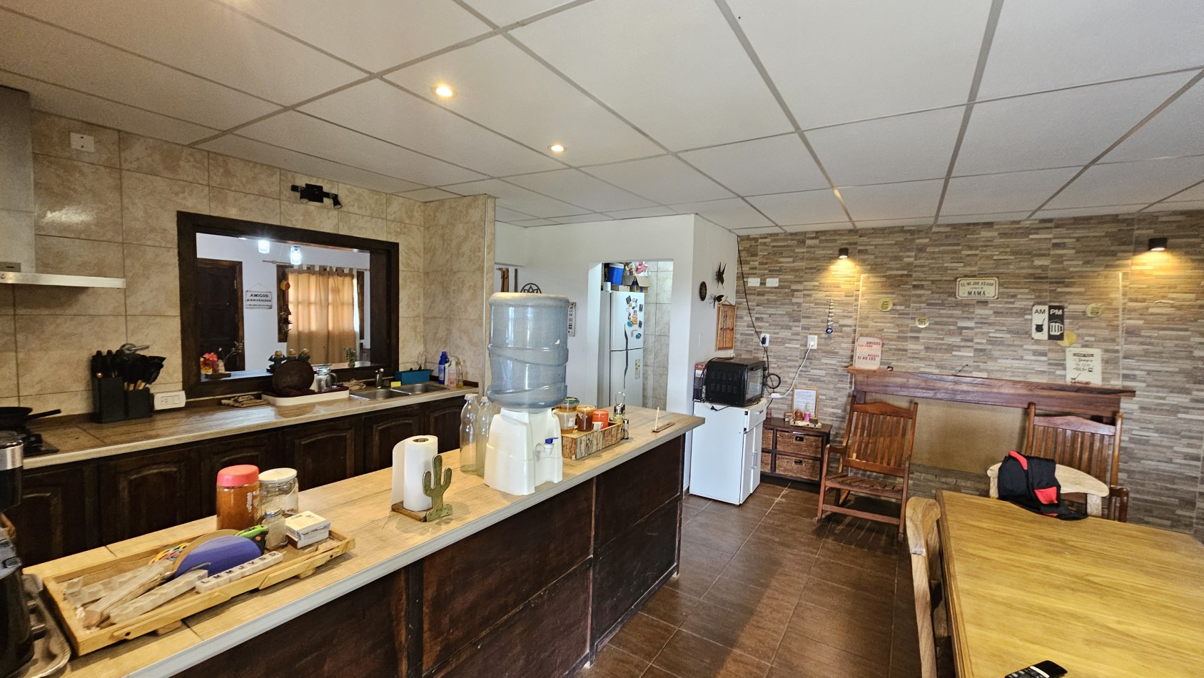 Vendo Casa Amplia con 2000 m² y 150 m² cubiertos zona Calle Rawson. San Rafael