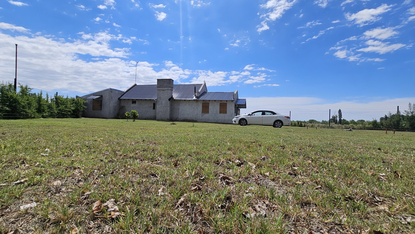 Vendo Casa Amplia con 2000 m² y 150 m² cubiertos zona Calle Rawson. San Rafael