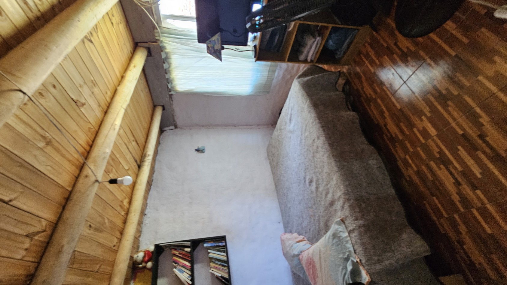 Vendo casa con amplio terreno de 350 m², posibilidad de ampliacion y construccion avanzada de departamento al fondo, ideal vivienda o inversion San Rafael 