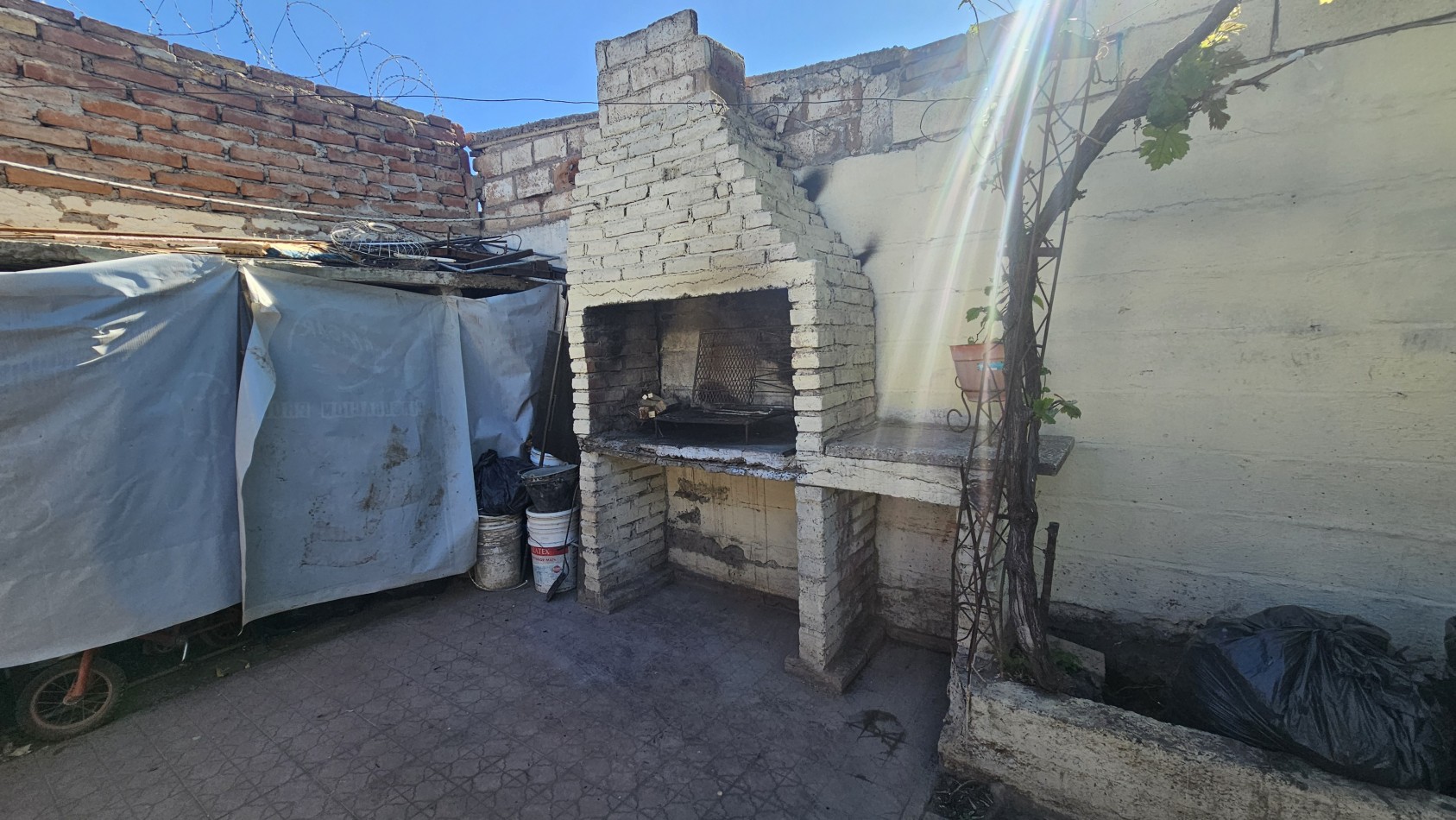 VENDO CASA FAMILIAR ECONOMICA - B° POLICIAL, San Rafael