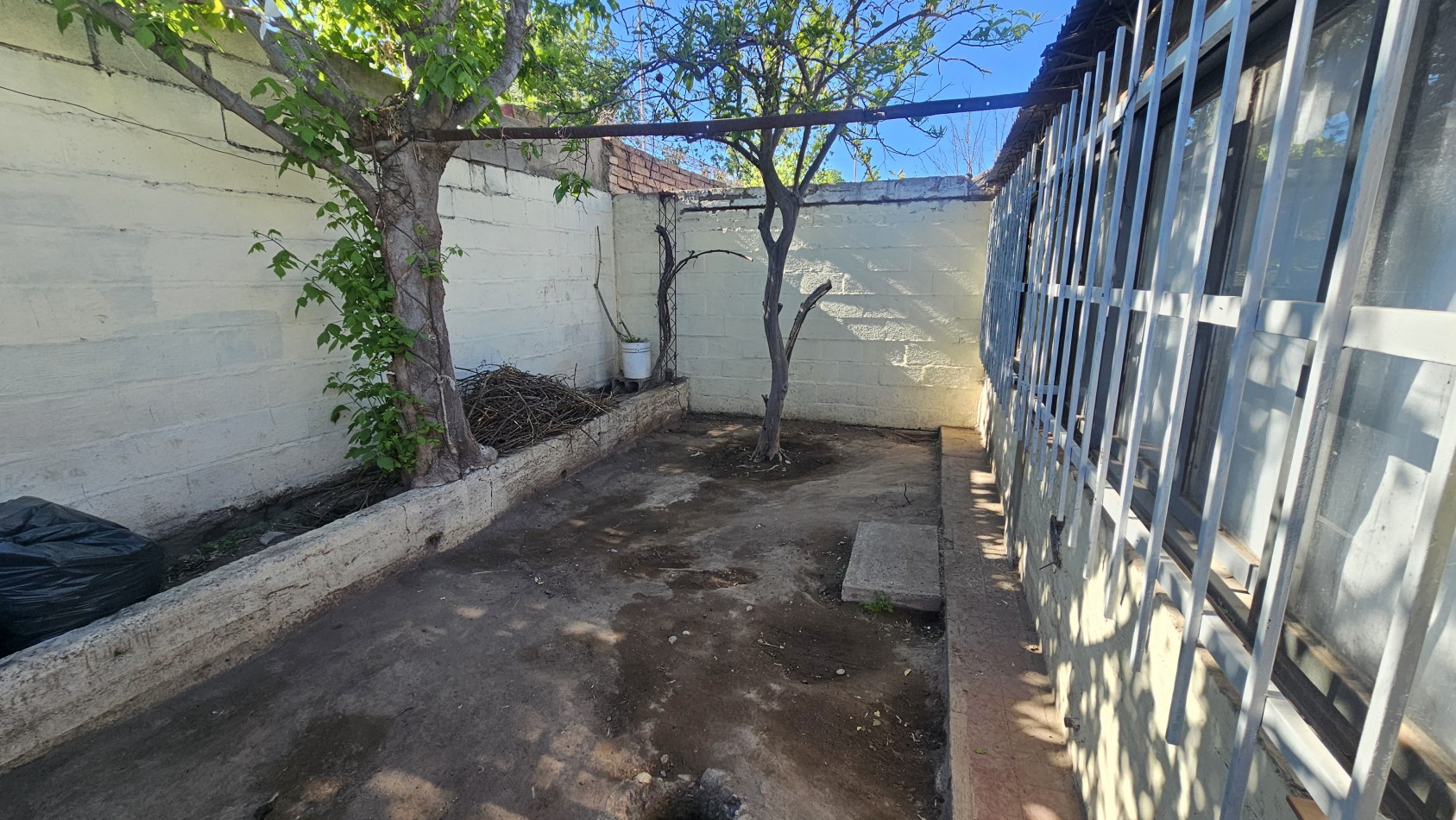 VENDO CASA FAMILIAR ECONOMICA - B° POLICIAL, San Rafael