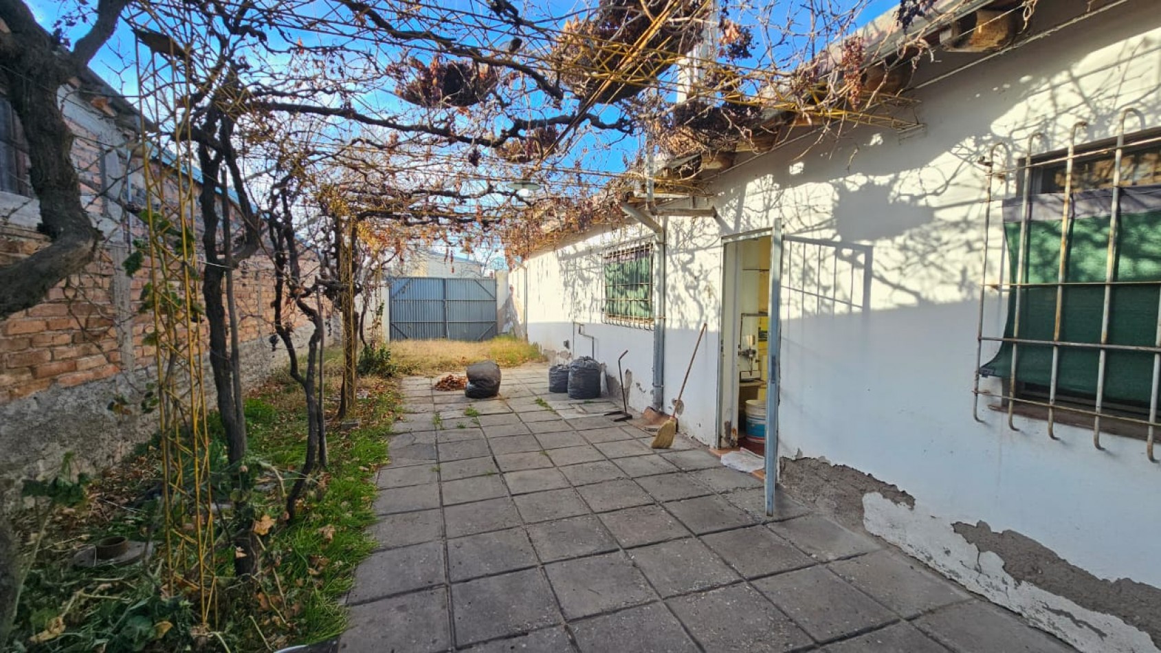 Vendo Casa sobre Avenida  3 dormitorios San Rafael