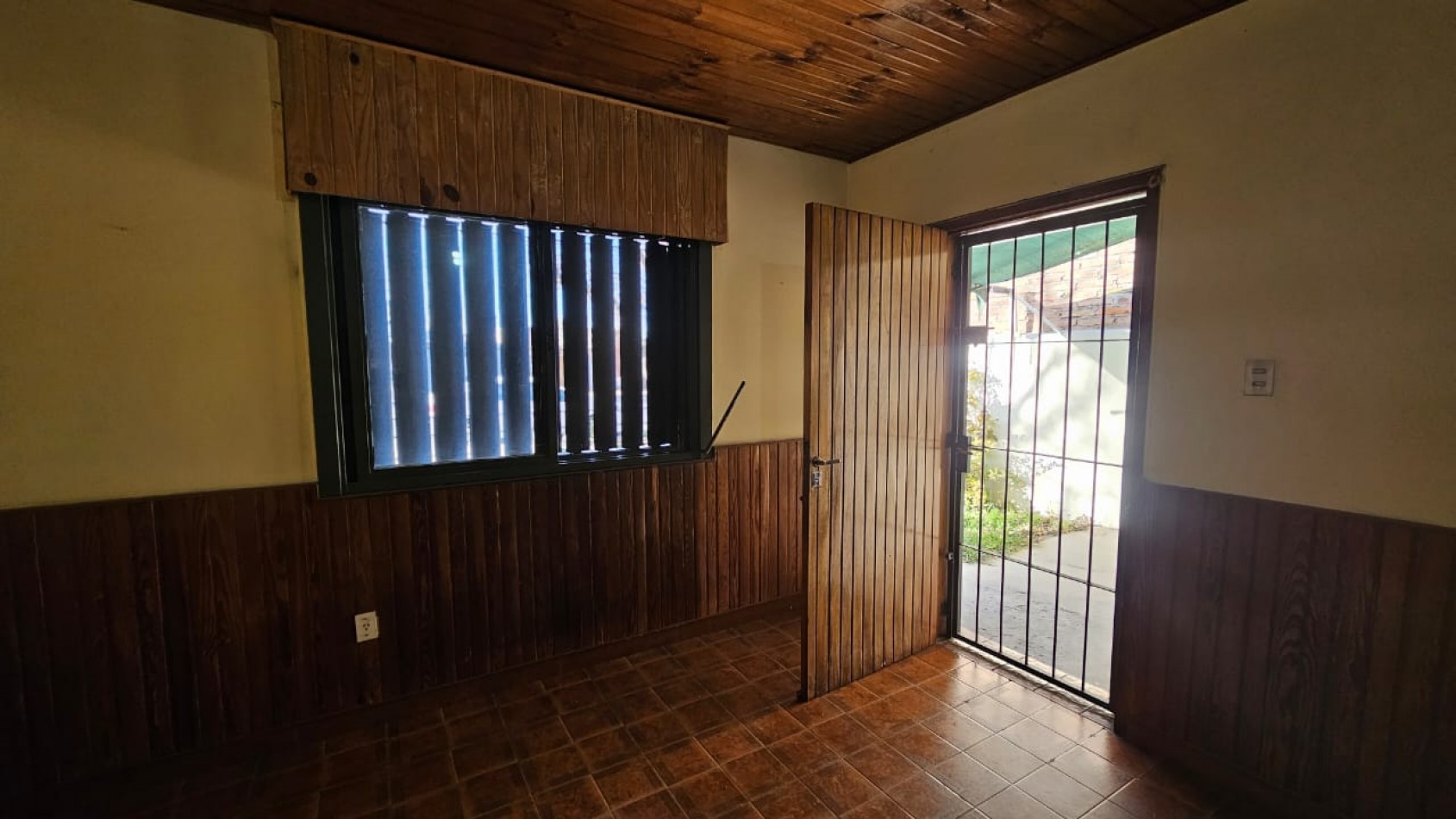Vendo Casa sobre Avenida  3 dormitorios San Rafael