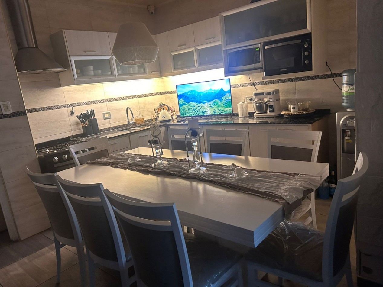 Vendo Casa centrica en San Rafael con 3 dormitorios, 2 baños, amplios ambientes y excelente superficie