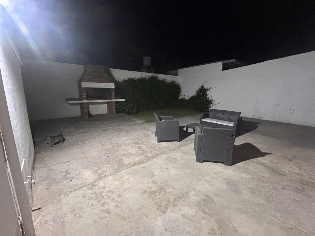 Vendo Casa centrica en San Rafael con 3 dormitorios, 2 baños, amplios ambientes y excelente superficie