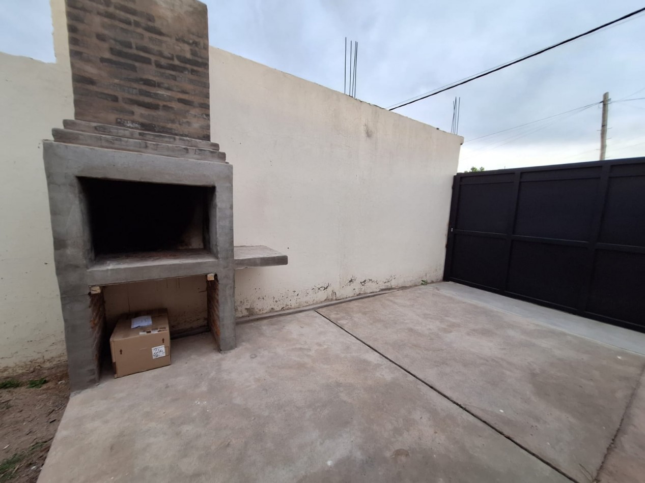 Vendo Casa a Estrenar 40.000 + Cuotas de 2 dormitorios y patio. San Rafael