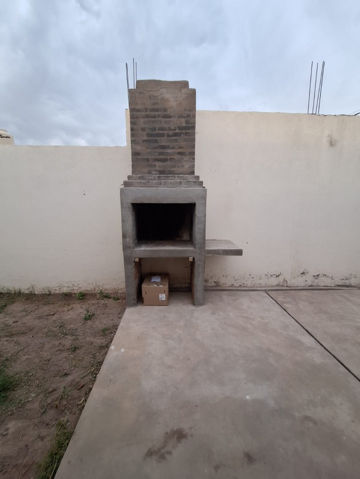 Vendo Casa a Estrenar 40.000 + Cuotas de 2 dormitorios y patio. San Rafael