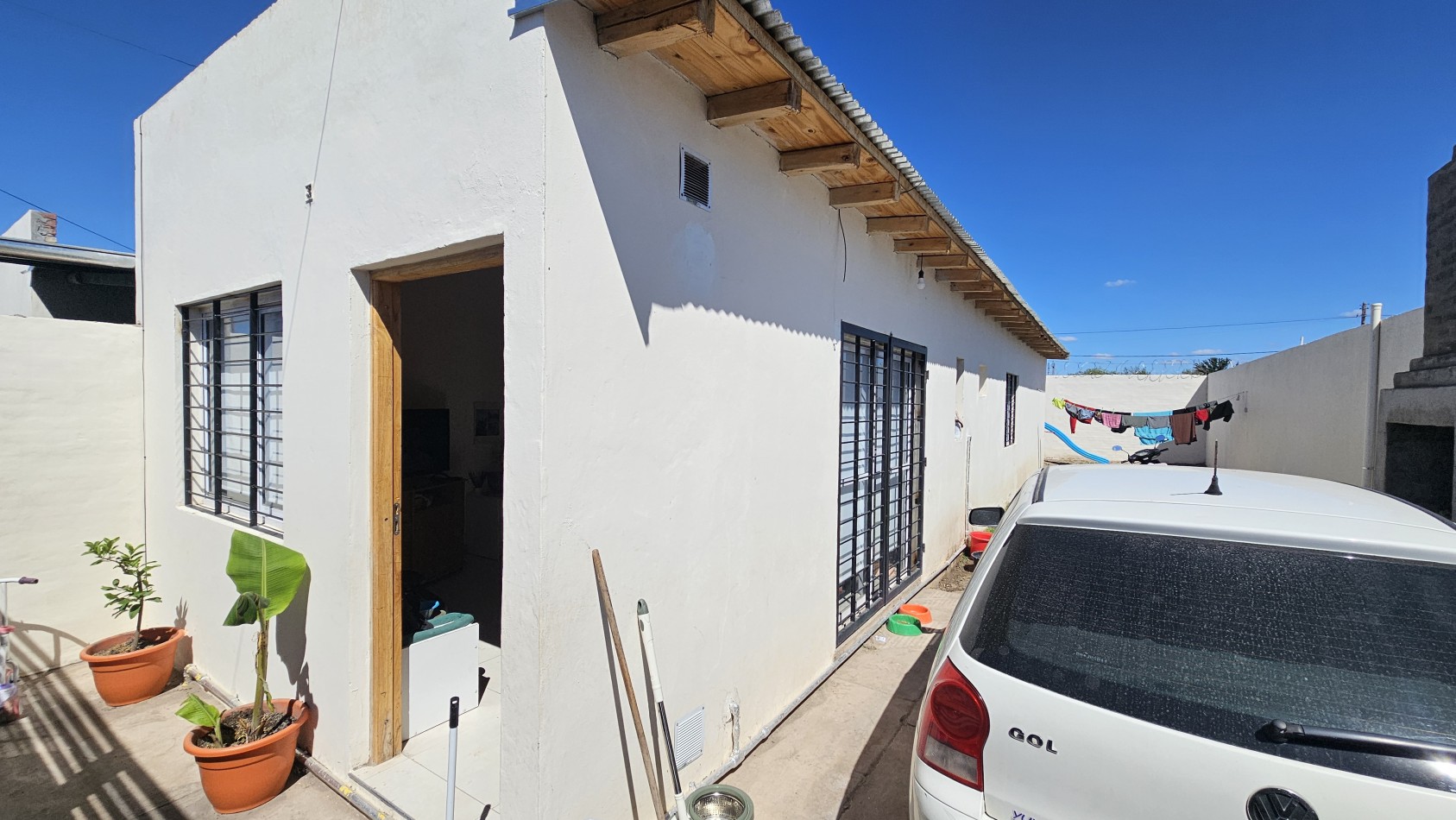 Vendo Casa a Estrenar 40.000 + Cuotas de 2 dormitorios y patio. San Rafael