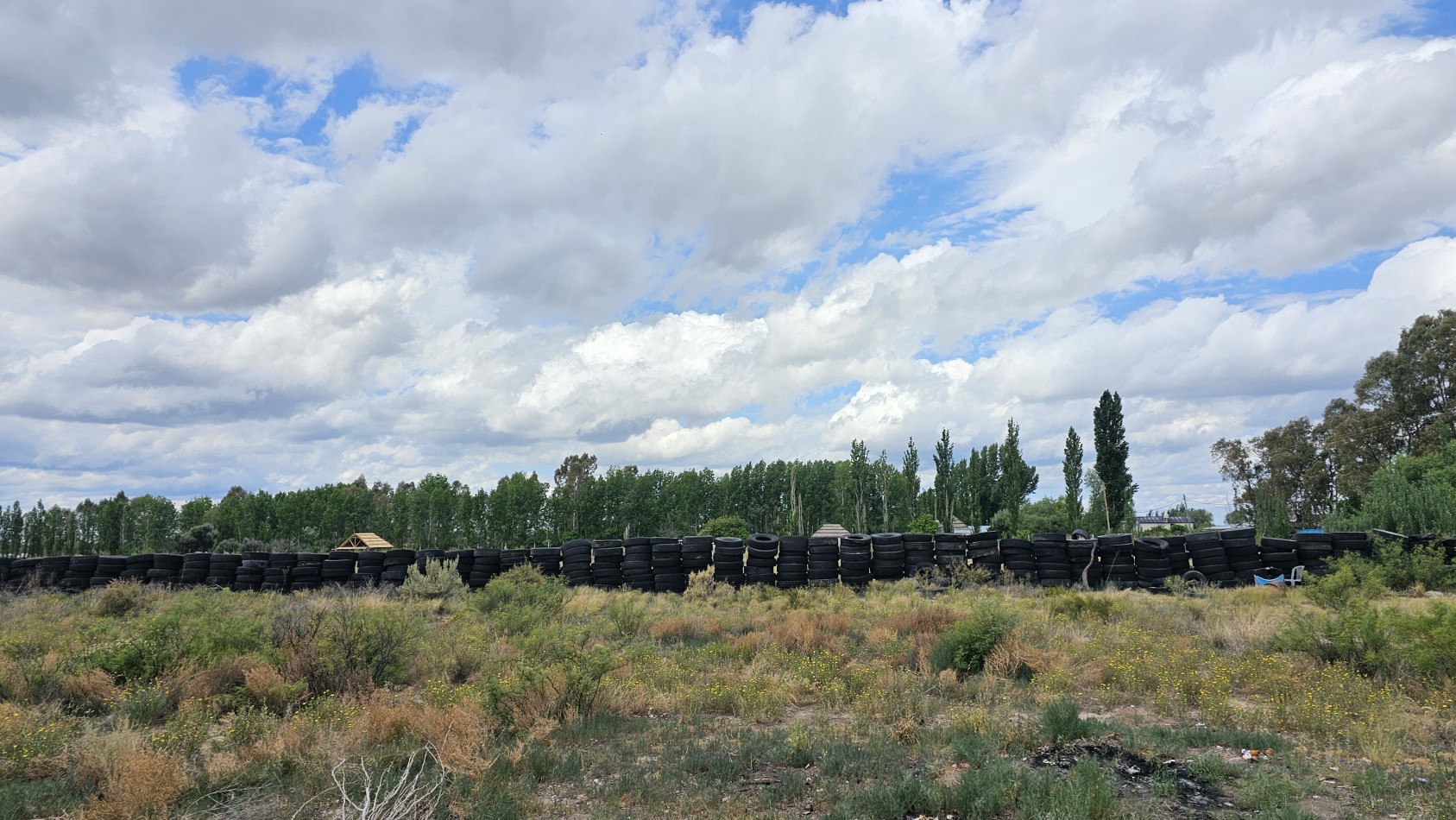 Lote en Venta sobre Av. Las Virgenes - 4.000 m² | Ubicacion Estrategica Se ofrece interesante lote ubicado sobre Av. Las Virgenes, en Las Paredes, San Rafael, Mendoza