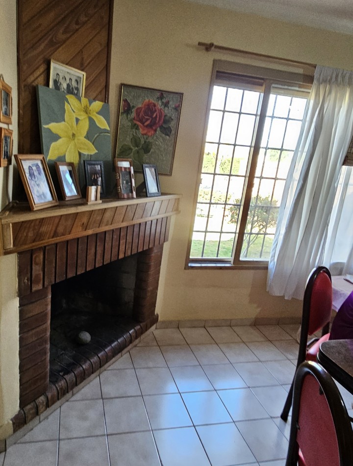 Casa Amplia Con T/ Servicios  4 dormitorios De 465 M² En Venta En San Rafael 