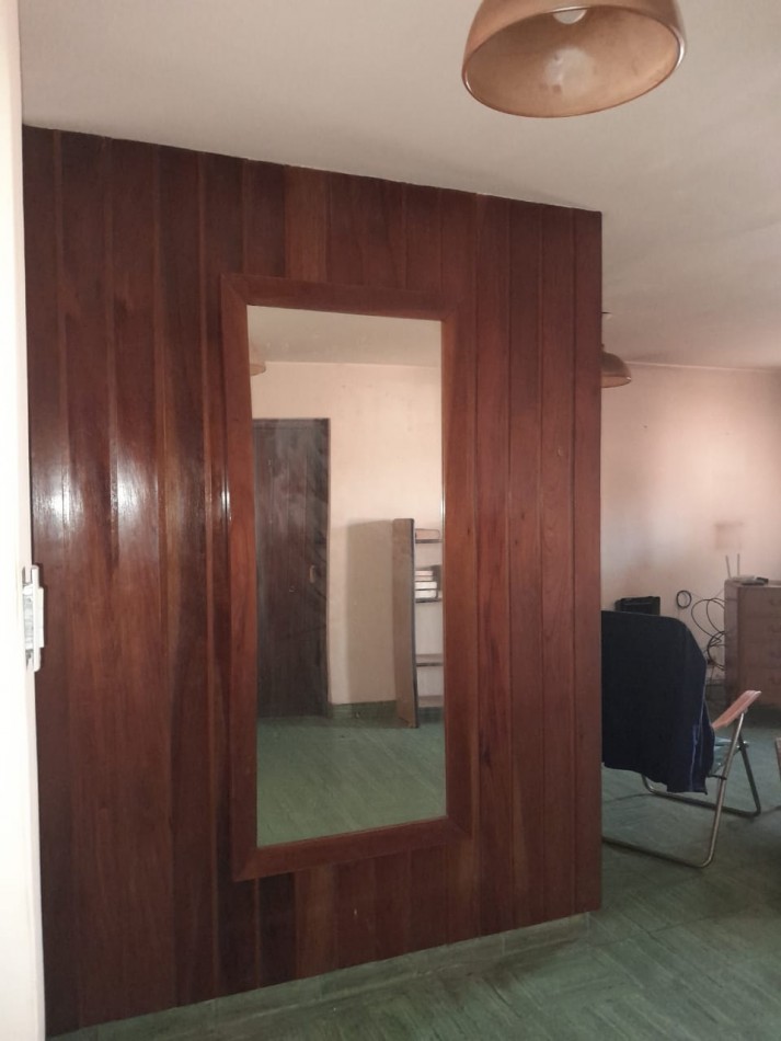 Casa en Venta en Barrio SAT - San Rafael, Mendoza! 📍 Zona Sarmiento y Balloffet, excelente ubicacion con rapido acceso a comercios, escuelas y servicios.