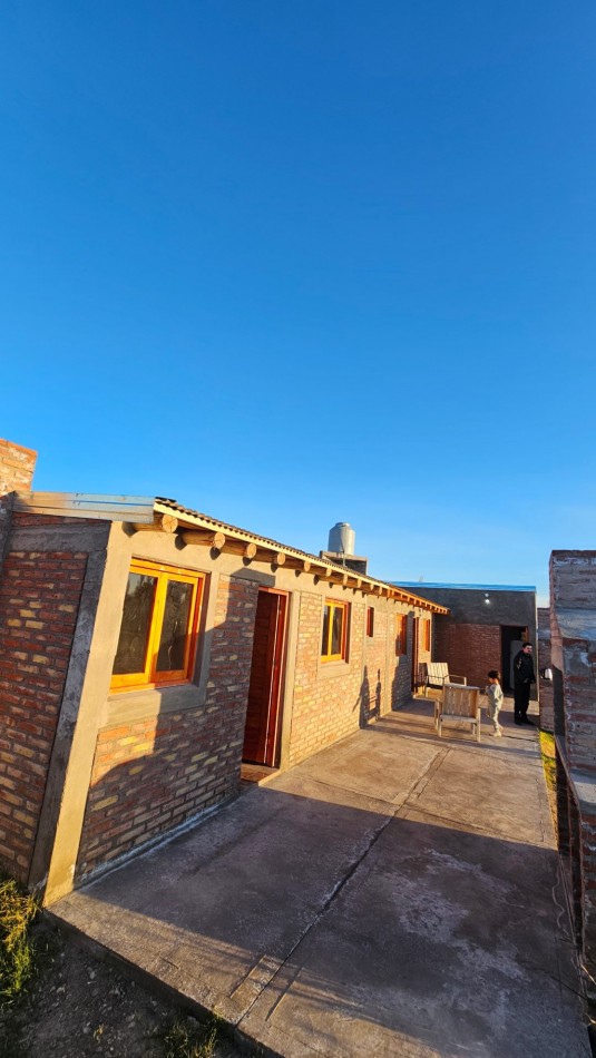 Vendo 6 propiedades comuesta por 4 Cabañas mas 2 casas 