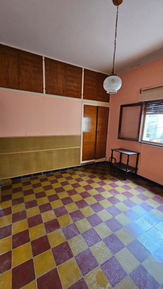 Sobre Av. Mitre Local+ Casa + depto+ patio. 436 m² San Rafael