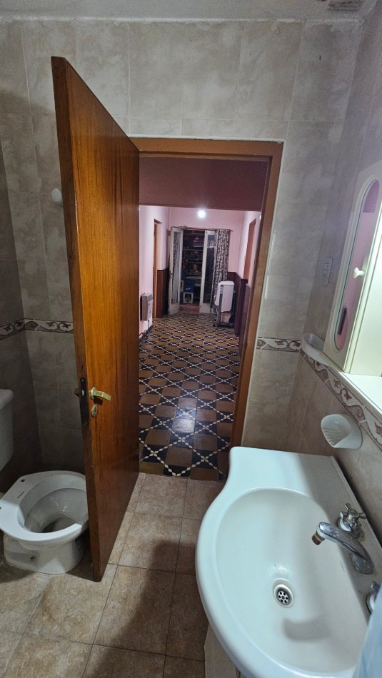 Sobre Av. Mitre Local+ Casa + depto+ patio. 436 m² San Rafael