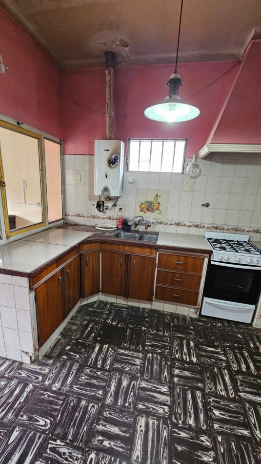 Sobre Av. Mitre Local+ Casa + depto+ patio. 436 m² San Rafael
