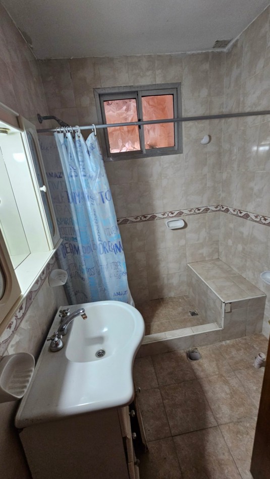 Sobre Av. Mitre Local+ Casa + depto+ patio. 436 m² San Rafael