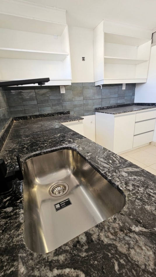 Vendo Casa Amplia Centrica y Departamento San Rafael.