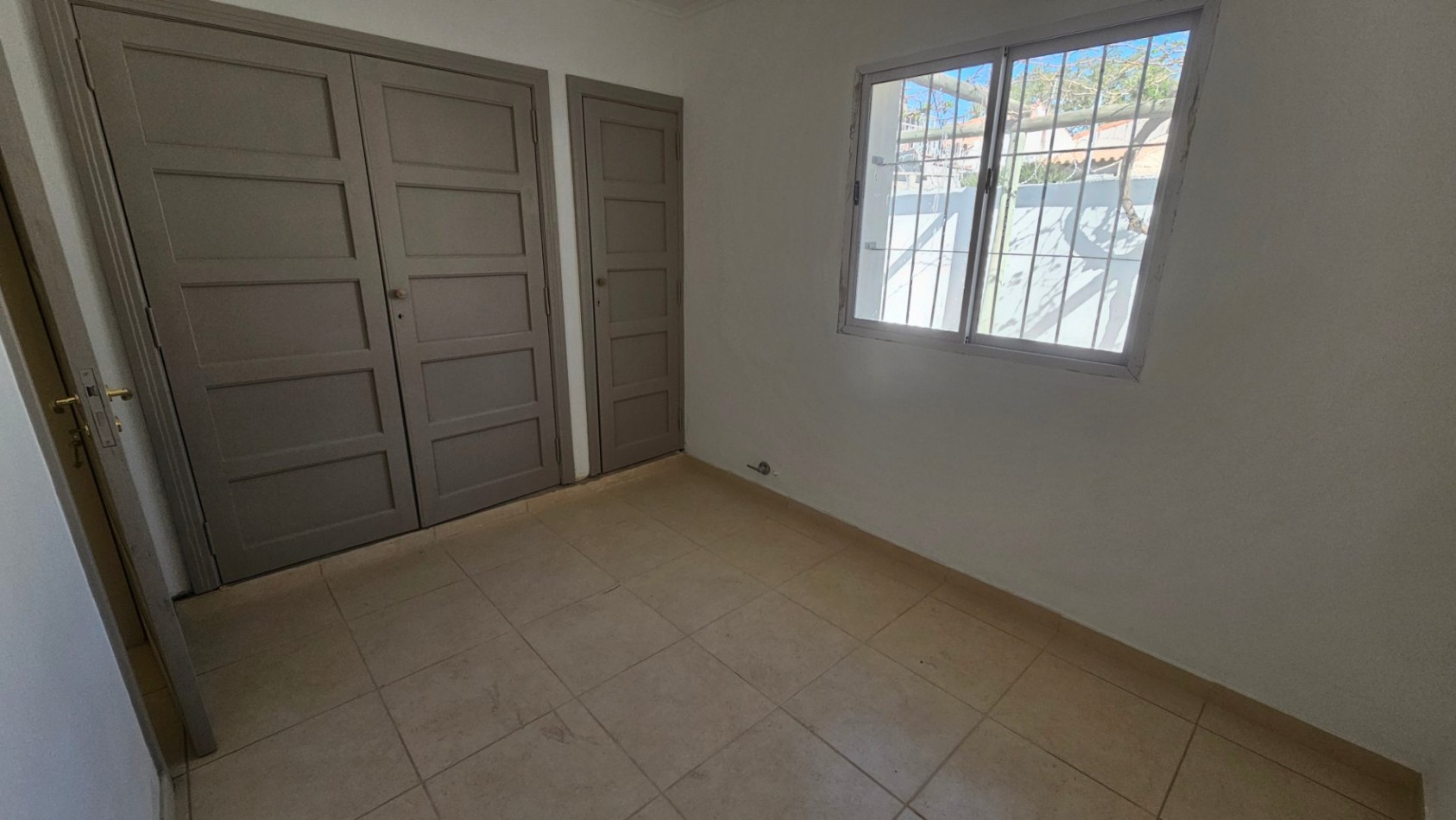Vendo Casa Amplia Centrica y Departamento San Rafael.