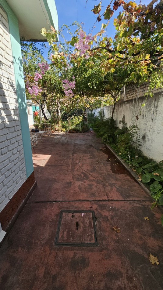 Venta de Casa Centrica en San Rafael - 3 Dormitorios, 420 m² Totales a pocos metros de escuelas, centros comerciales y el km 0