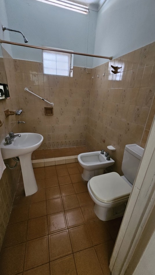 Venta de Casa Centrica en San Rafael - 3 Dormitorios, 420 m² Totales a pocos metros de escuelas, centros comerciales y el km 0
