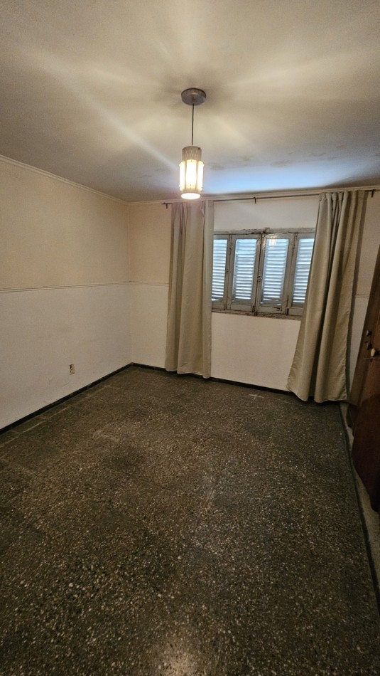 Casa en Zona Castelli - 3 Dormitorios, Amplios Ambientes y GAS. San Rafael