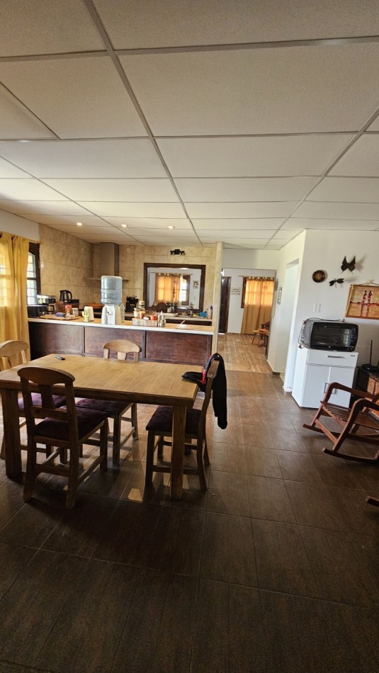 Vendo Casa Amplia con 2000 m² y 150 m² cubiertos zona Calle Rawson. San Rafael