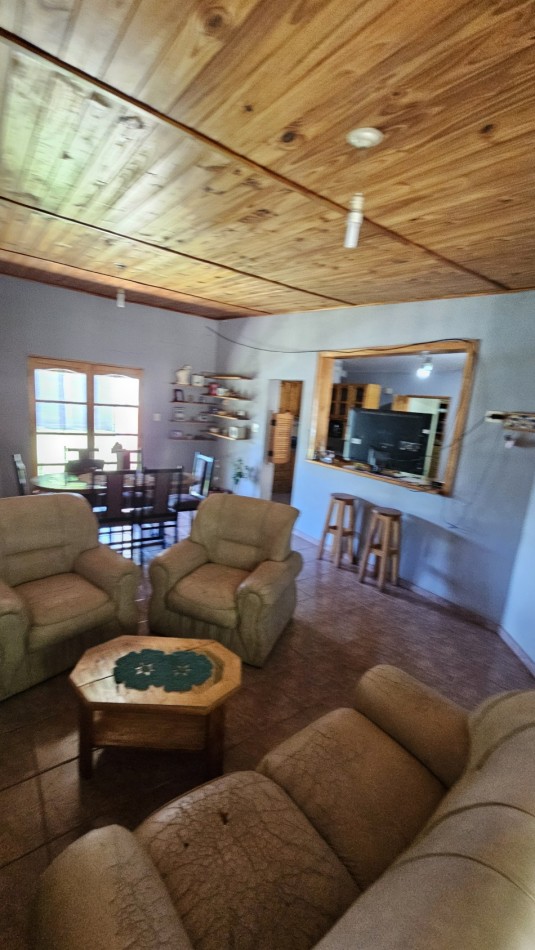 Vendo Casa amplia con pileta y quincho en Zona segura y tranquila ¡Tu proximo hogar en San Rafael!
