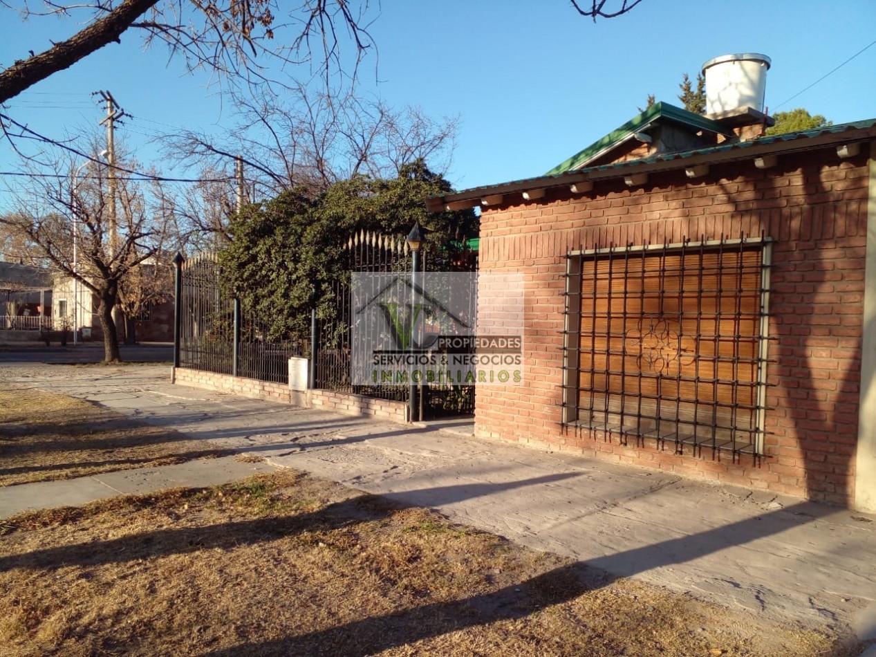 Vendo casa a pocas cuadras de la Policlinica. San Rafael 