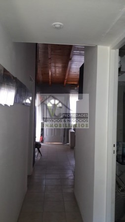 Vendo CASA  B° Isrros, 2 dormitorios, cocina ampliada,  cochera. SAN RAFAEL