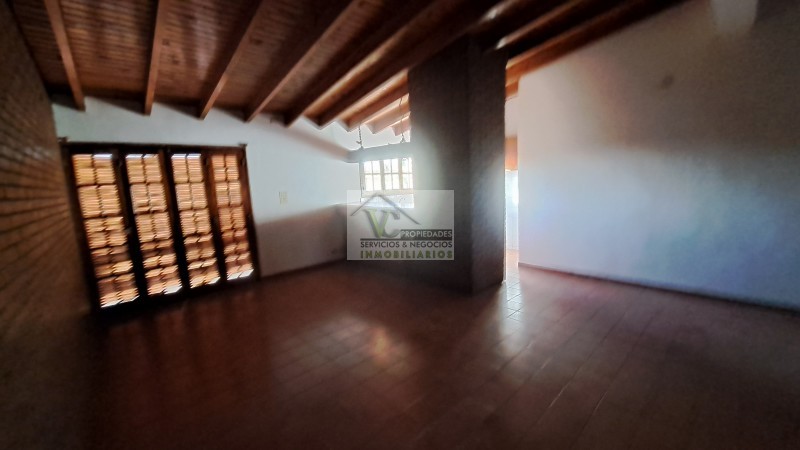 5 propiedades 390 m² en venta sobre Pueyrredom San Rafael casa+ 2 duplex+ depto+ galpon.