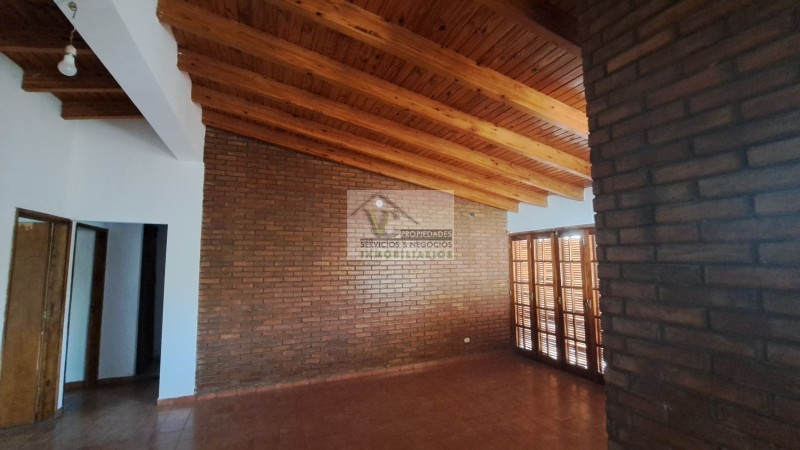 5 propiedades 390 m² en venta sobre Pueyrredom San Rafael casa+ 2 duplex+ depto+ galpon.