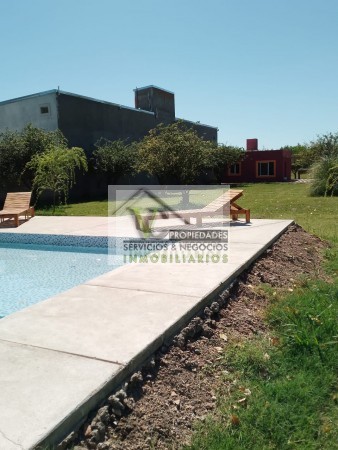 Oferta Vendo Complejo de Cabañas zona Rama Caida camino al Valle Grande, con 2.5 has 