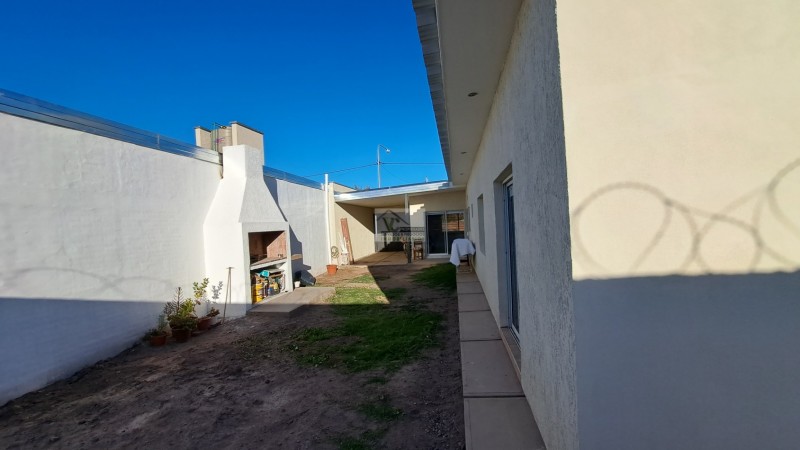 NUEVO. VENDO CASA  a estrenar!!! Zona Av QUIROGA. SAN RAFAEL