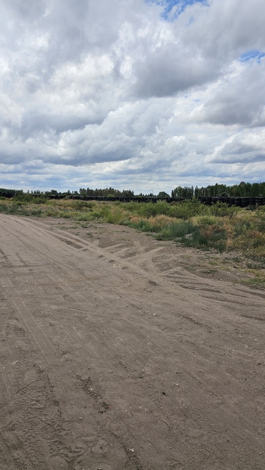 Lote en Venta sobre Av. Las Virgenes - 4.000 m² U$S 65.000 permuto. Ubicacion Estrategica Se ofrece interesante lote ubicado sobre Av. Las Virgenes, en Las Paredes, San Rafael, Mendoza