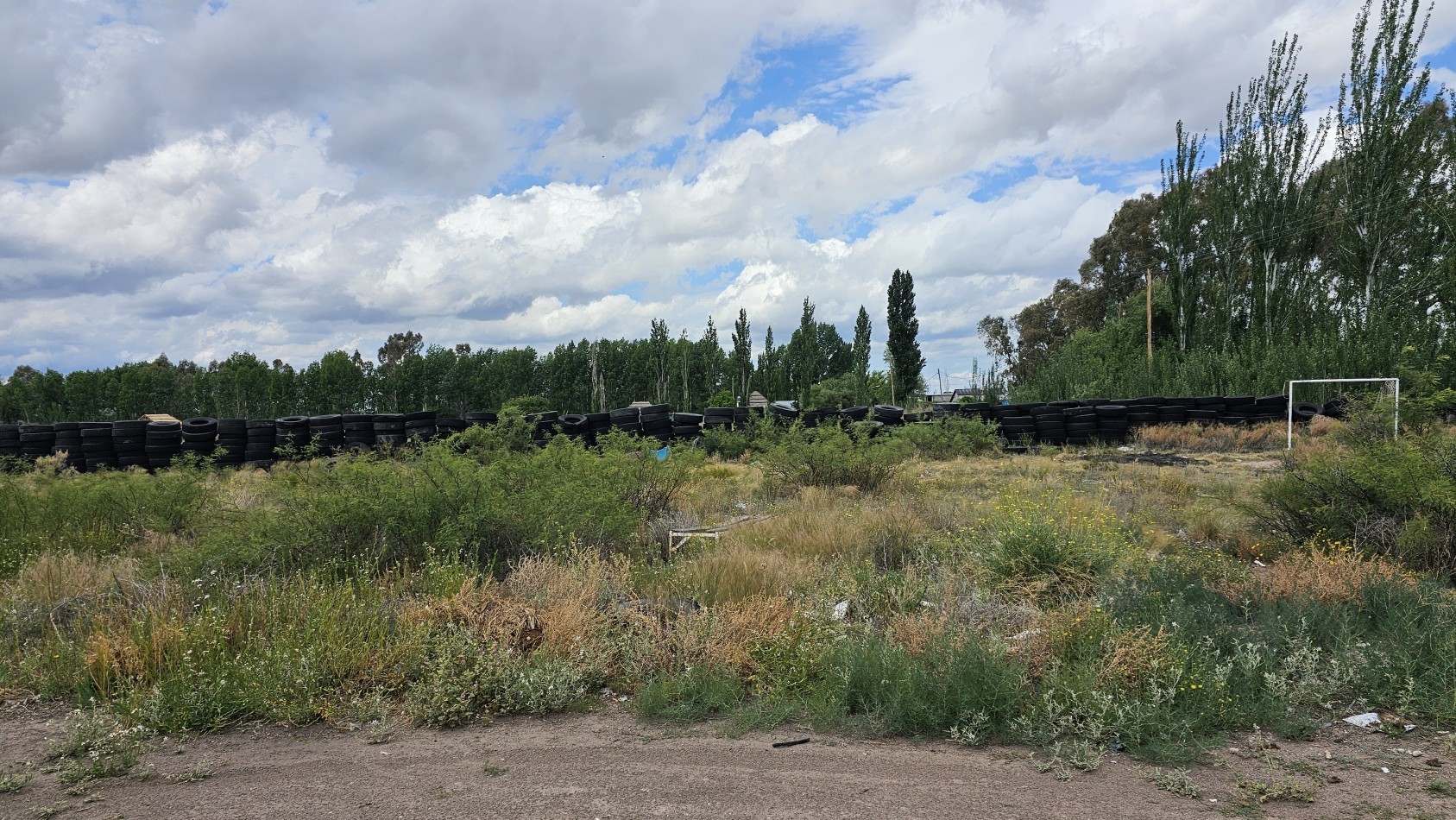 Lote en Venta sobre Av. Las Virgenes - 4.000 m² U$S 65.000 permuto. Ubicacion Estrategica Se ofrece interesante lote ubicado sobre Av. Las Virgenes, en Las Paredes, San Rafael, Mendoza