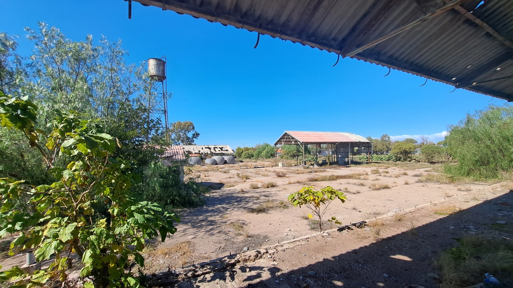 OFERTA Vendo 7.000 m² con 830 m² Semicubierta, ADOLFO CALLE, Al lado de UTN, INTERESANTE PROPIEDAD EN AVENIDA IDEAL SUPERMERCADO, DEPOSITO, etc San Rafael, Mendoza