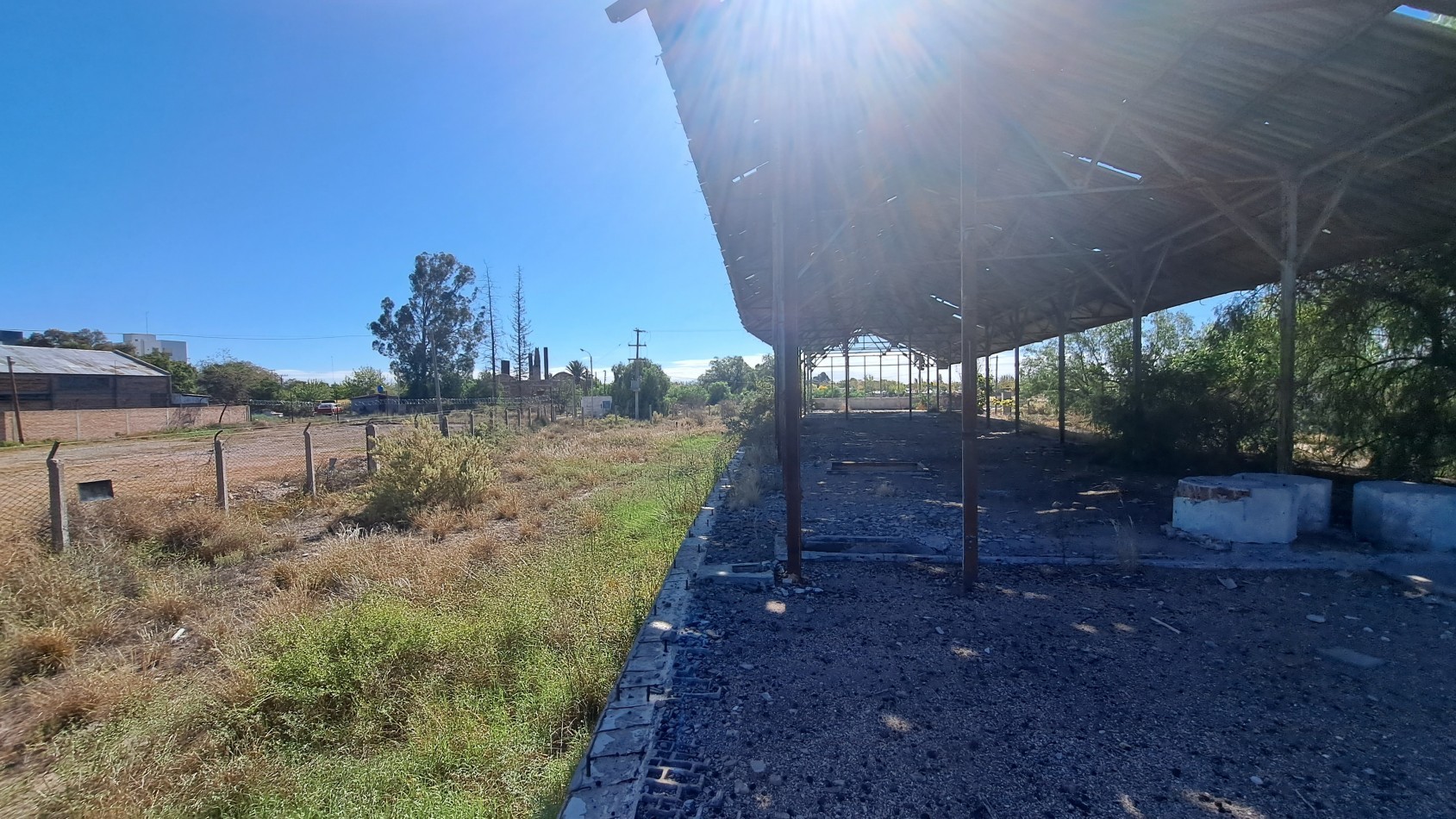 OFERTA Vendo 7.000 m² con 830 m² Semicubierta, ADOLFO CALLE, Al lado de UTN, INTERESANTE PROPIEDAD EN AVENIDA IDEAL SUPERMERCADO, DEPOSITO, etc San Rafael, Mendoza