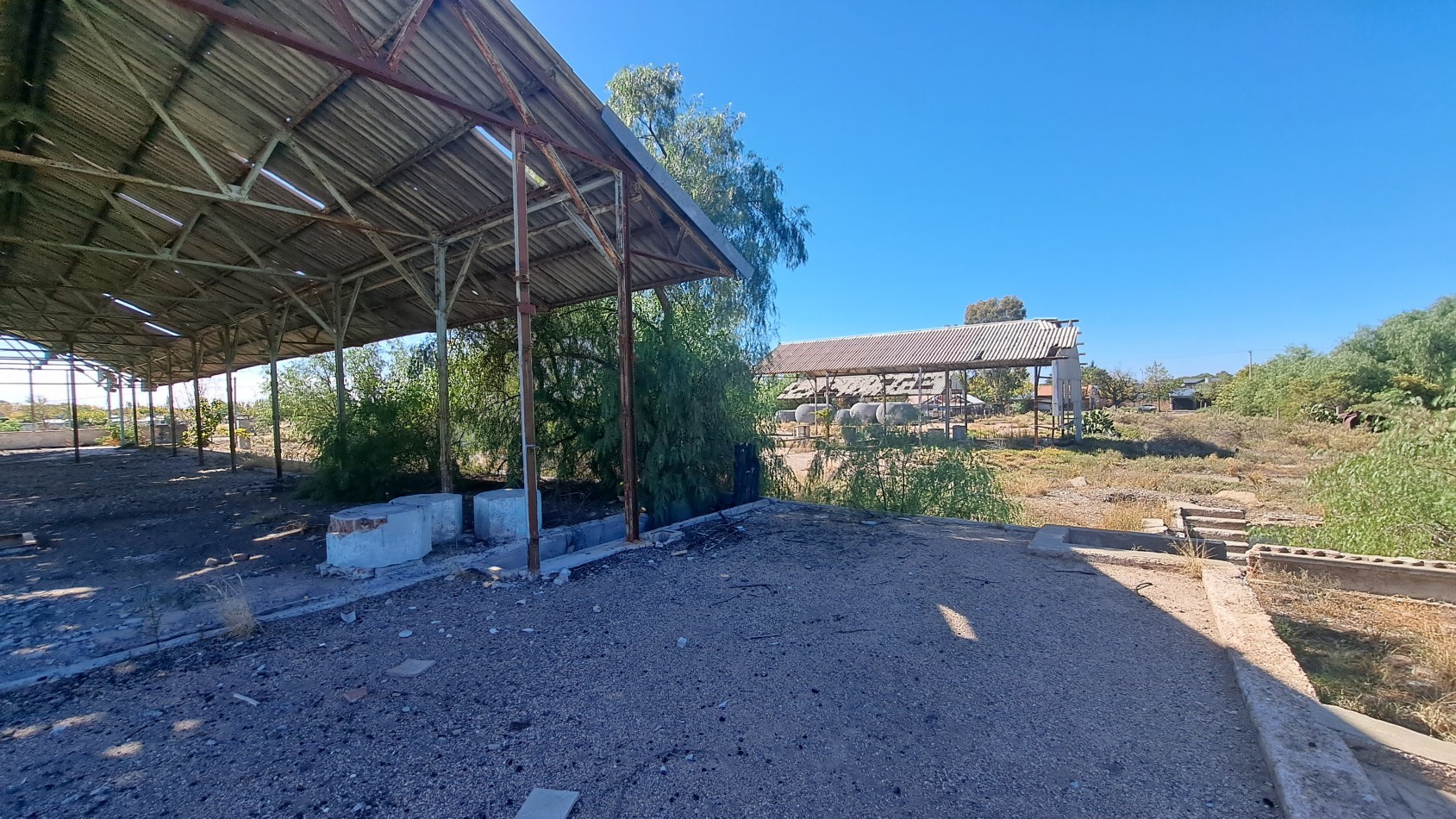 OFERTA Vendo 7.000 m² con 830 m² Semicubierta, ADOLFO CALLE, Al lado de UTN, INTERESANTE PROPIEDAD EN AVENIDA IDEAL SUPERMERCADO, DEPOSITO, etc San Rafael, Mendoza